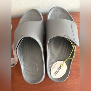 OOFOS Gray Men's Slide Sandals